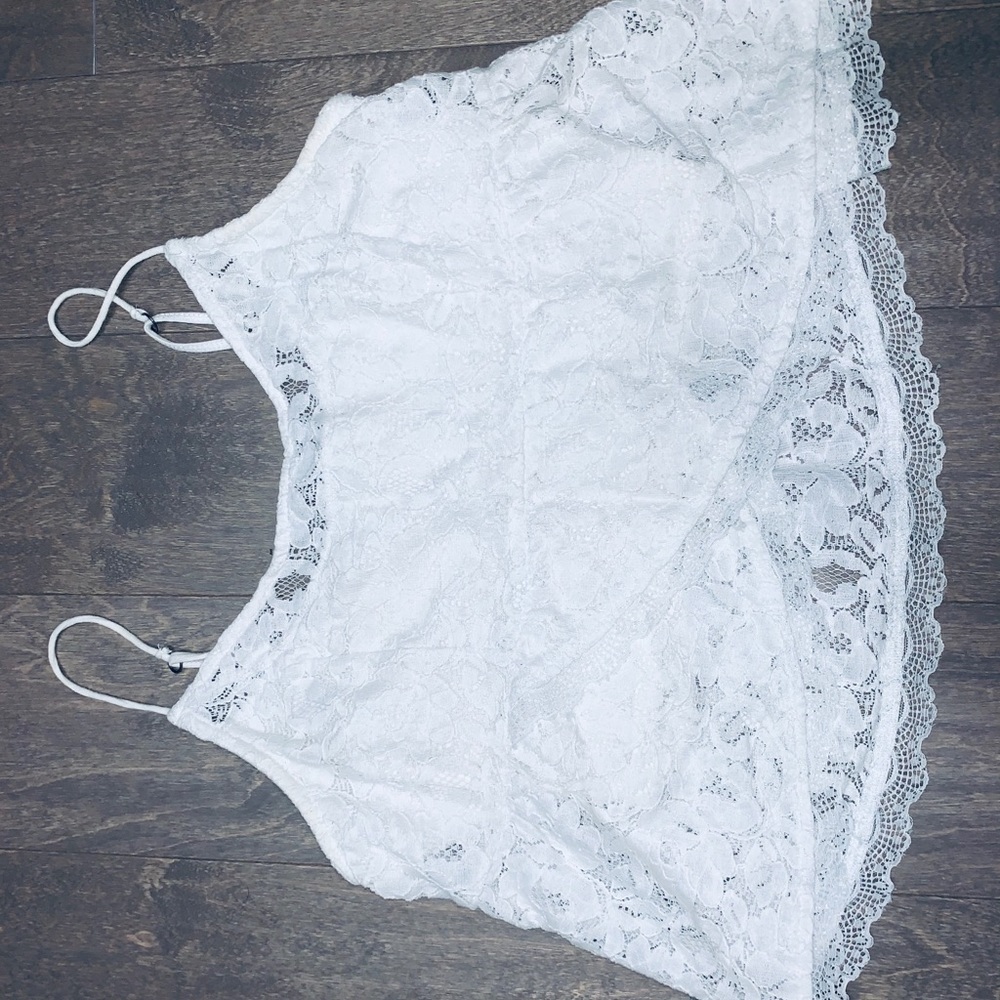 Hollister White Tank Size: Small